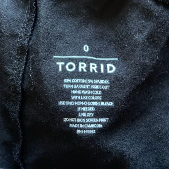 Torrid - shiny black hounds tooth classic leggings - size 0 US 12 - Picture 4 of 4